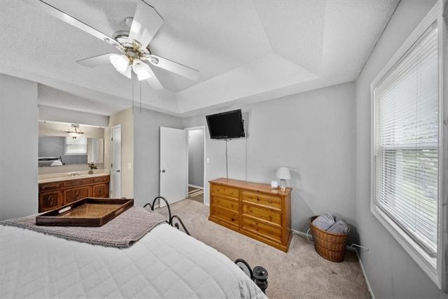 13501 E Prairie Drive, Peculiar, MO 64078