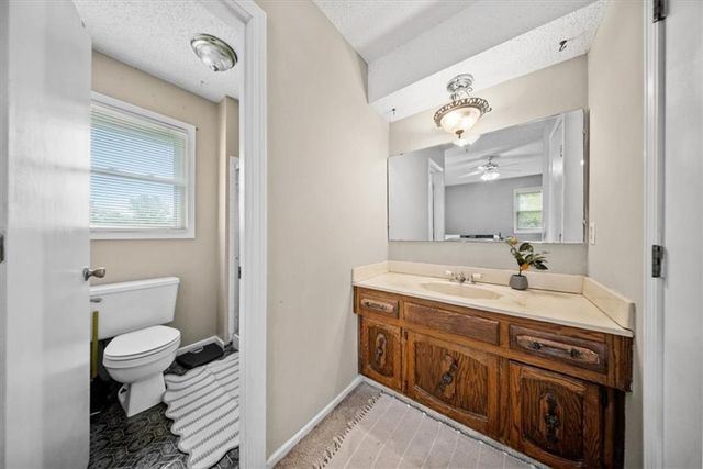 13501 E Prairie Drive, Peculiar, MO 64078