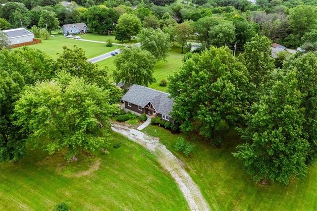 13501 E Prairie Drive, Peculiar, MO 64078