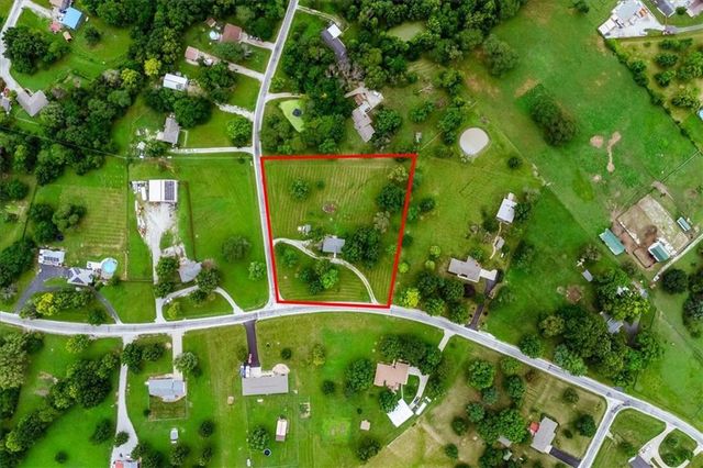 13501 E Prairie Drive, Peculiar, MO 64078