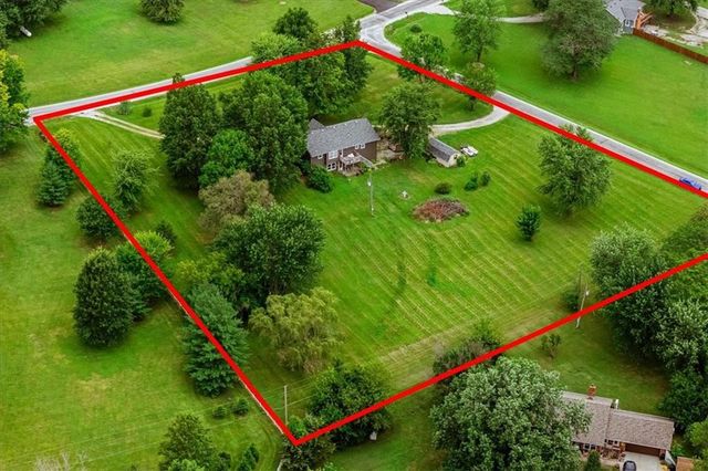 13501 E Prairie Drive, Peculiar, MO 64078