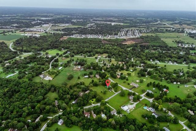 13501 E Prairie Drive, Peculiar, MO 64078