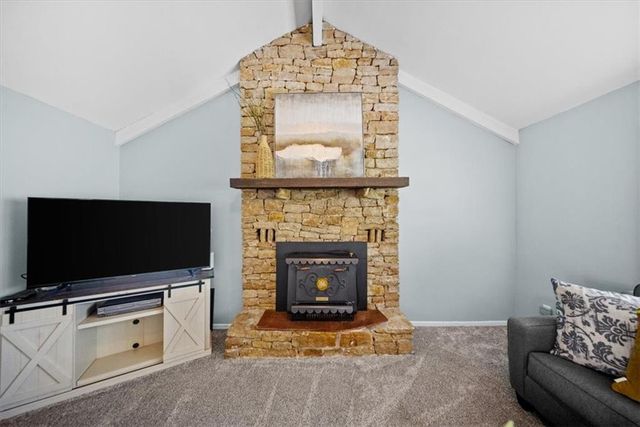 13501 E Prairie Drive, Peculiar, MO 64078