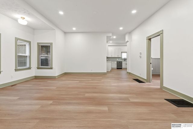 2110 S 33 Street, Omaha, NE 68105