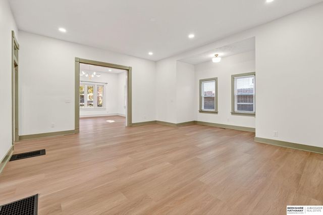 2110 S 33 Street, Omaha, NE 68105