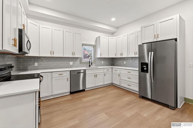 2110 S 33 Street, Omaha, NE 68105