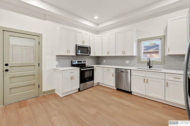 2110 S 33 Street, Omaha, NE 68105