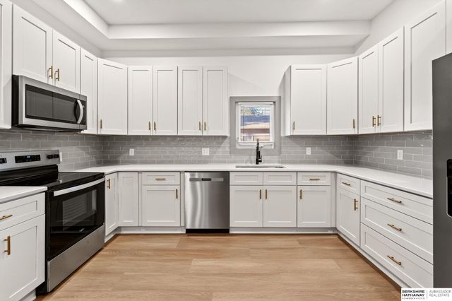 2110 S 33 Street, Omaha, NE 68105