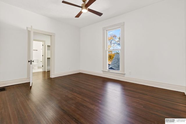 2110 S 33 Street, Omaha, NE 68105