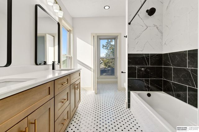 2110 S 33 Street, Omaha, NE 68105