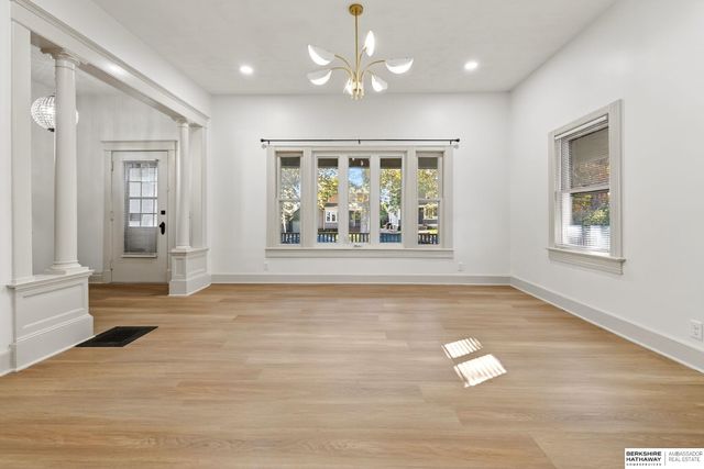 2110 S 33 Street, Omaha, NE 68105