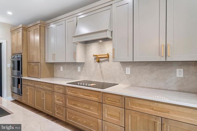 17 MAPLE HILL LN, Harpers Ferry, WV 25425