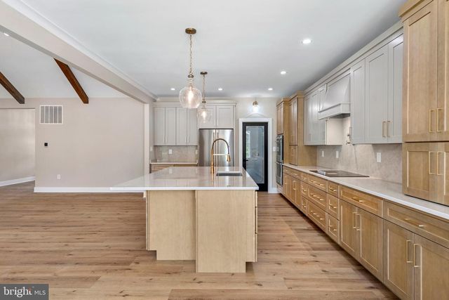17 MAPLE HILL LN, Harpers Ferry, WV 25425