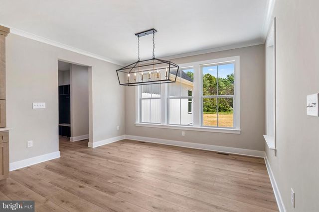 17 MAPLE HILL LN, Harpers Ferry, WV 25425