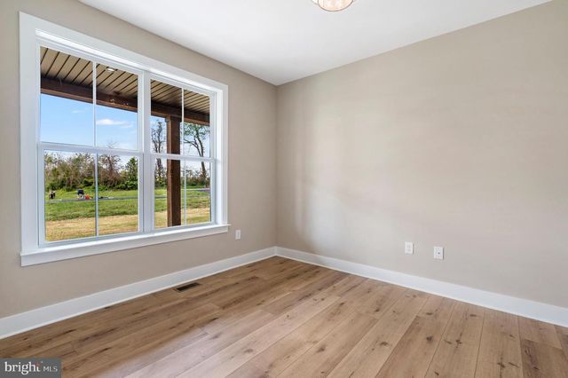 17 MAPLE HILL LN, Harpers Ferry, WV 25425
