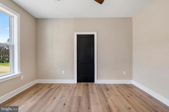 17 MAPLE HILL LN, Harpers Ferry, WV 25425