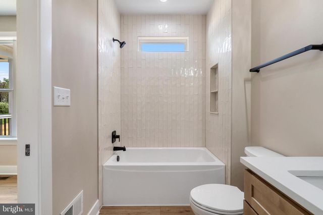 17 MAPLE HILL LN, Harpers Ferry, WV 25425