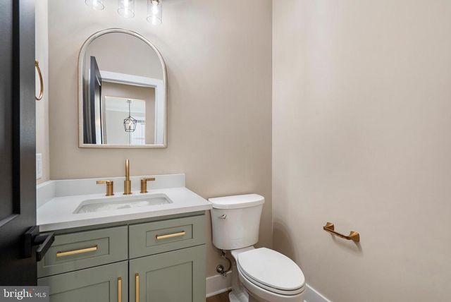 17 MAPLE HILL LN, Harpers Ferry, WV 25425