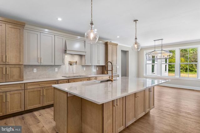 17 MAPLE HILL LN, Harpers Ferry, WV 25425