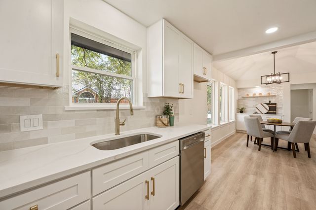 2144 Usa Drive, Plano, TX 75025
