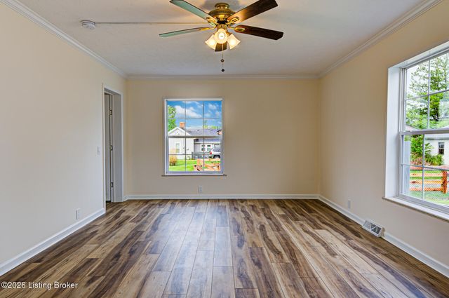 3411 Cedar Point Ln, La Grange, KY 40031