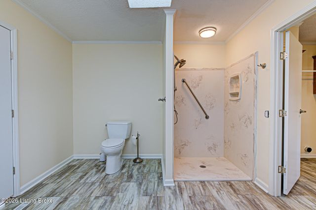 3411 Cedar Point Ln, La Grange, KY 40031