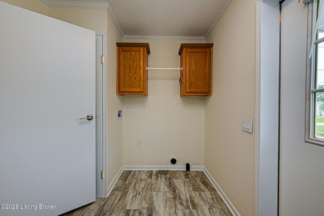 3411 Cedar Point Ln, La Grange, KY 40031