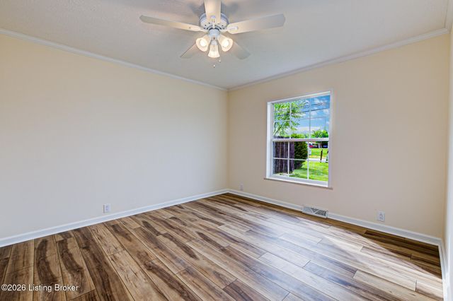 3411 Cedar Point Ln, La Grange, KY 40031