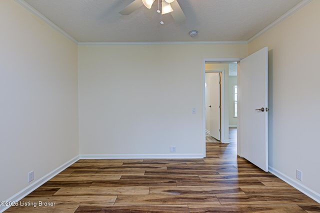 3411 Cedar Point Ln, La Grange, KY 40031