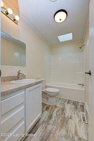 3411 Cedar Point Ln, La Grange, KY 40031