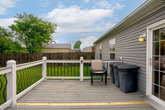 3411 Cedar Point Ln, La Grange, KY 40031