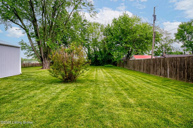 3411 Cedar Point Ln, La Grange, KY 40031