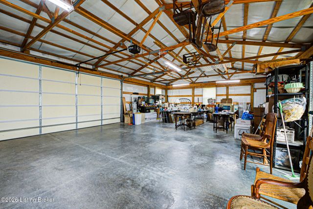 3411 Cedar Point Ln, La Grange, KY 40031