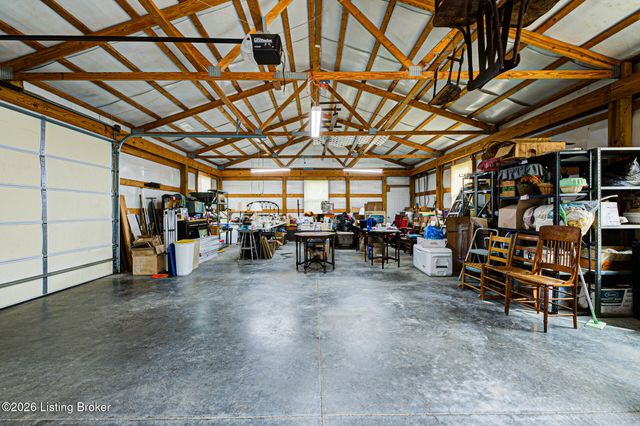 3411 Cedar Point Ln, La Grange, KY 40031