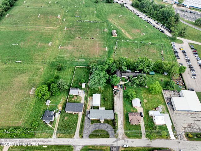 3411 Cedar Point Ln, La Grange, KY 40031