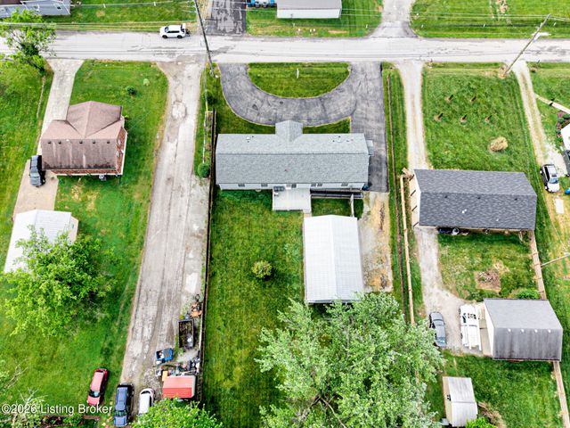 3411 Cedar Point Ln, La Grange, KY 40031