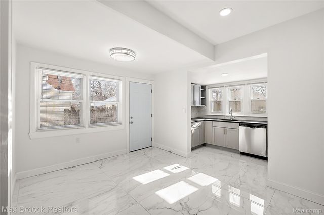 357 W Harry Avenue, Hazel Park, MI 48030