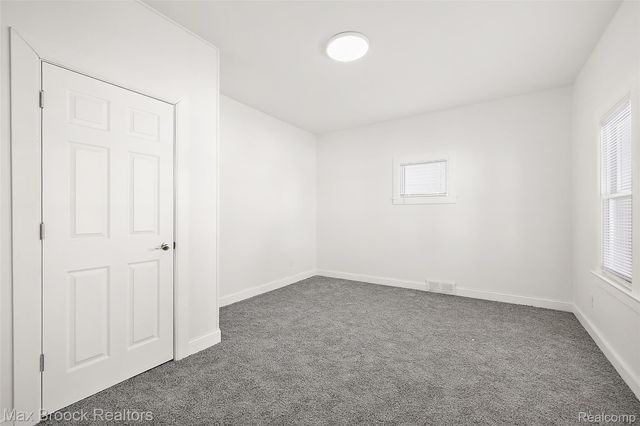 357 W Harry Avenue, Hazel Park, MI 48030