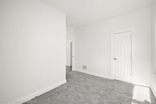 357 W Harry Avenue, Hazel Park, MI 48030