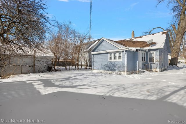 357 W Harry Avenue, Hazel Park, MI 48030