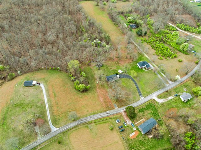 3335 Hill Town Rd, Santa Fe, TN 38482