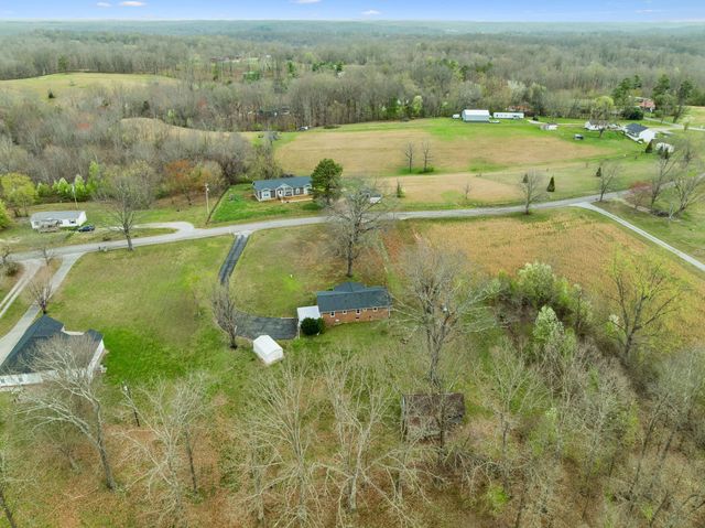 3335 Hill Town Rd, Santa Fe, TN 38482