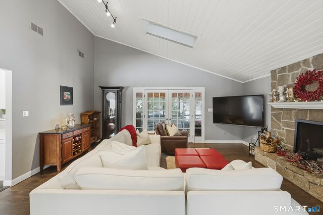 324 Old Farms Road, Simsbury, CT 06070