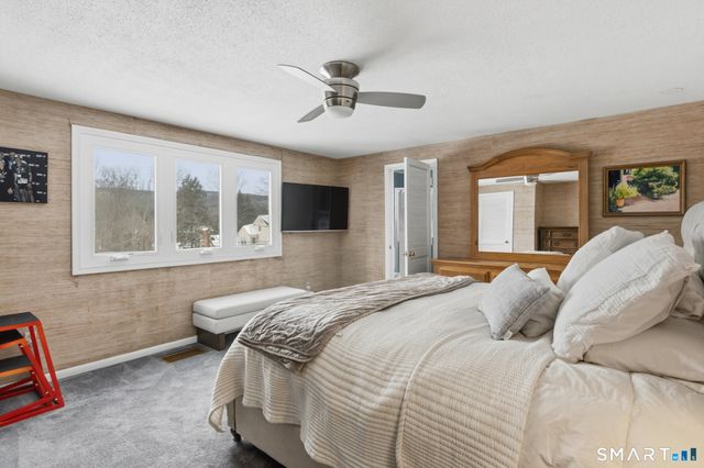 324 Old Farms Road, Simsbury, CT 06070