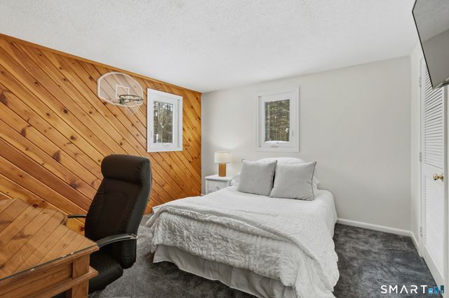 324 Old Farms Road, Simsbury, CT 06070