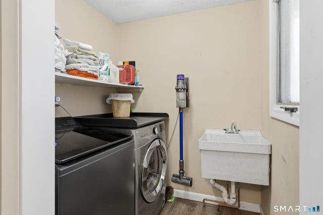 324 Old Farms Road, Simsbury, CT 06070