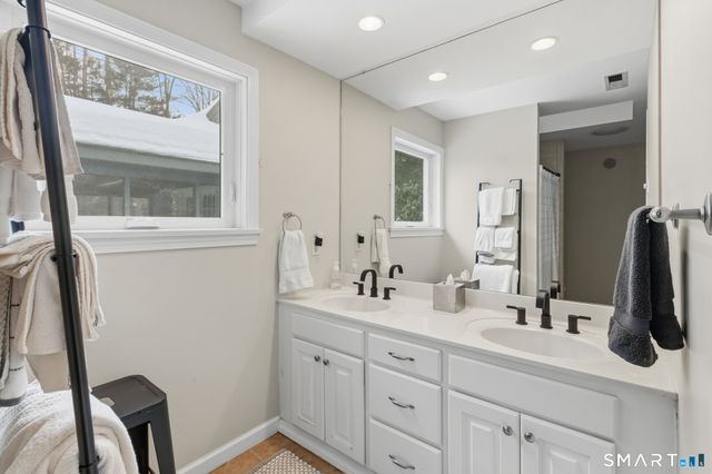 324 Old Farms Road, Simsbury, CT 06070