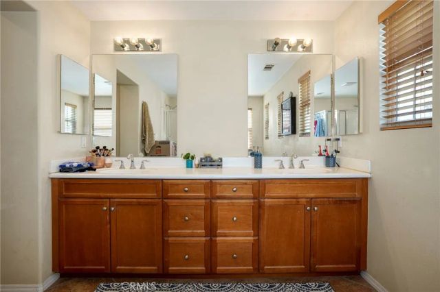 31770 Paseo Bonito, Castaic, CA 91384