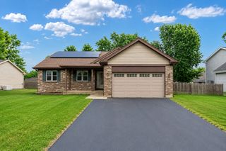 506 Old Country Way, Wauconda, IL 60084