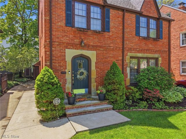 3854 Meadowbrook Boulevard, University Heights, OH 44118